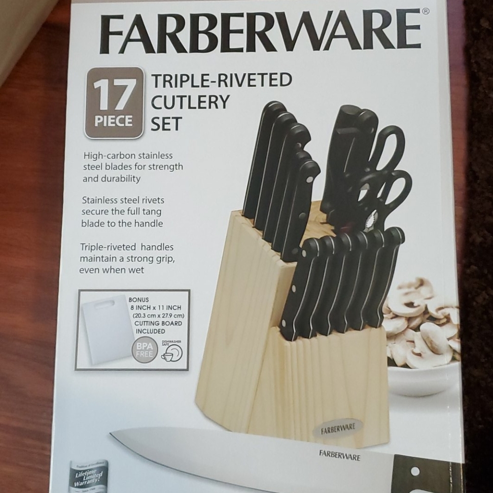 Farberware 17 piece Triple Riveted Cutlery Set